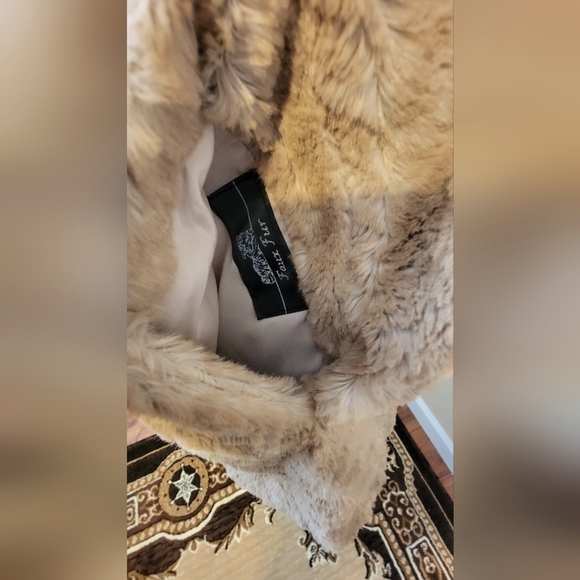 G by Giuliani - 2XL - Faux Fur Vest - Picture 6 of 9